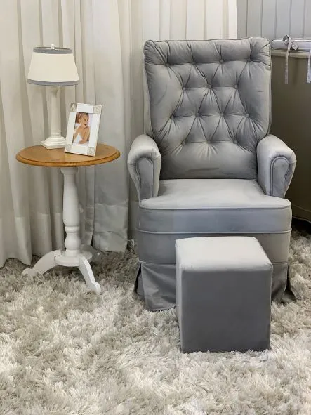 [151.6] Poltrona Eloisa C/ Puff - cor301 Veludo Cinza 151.6