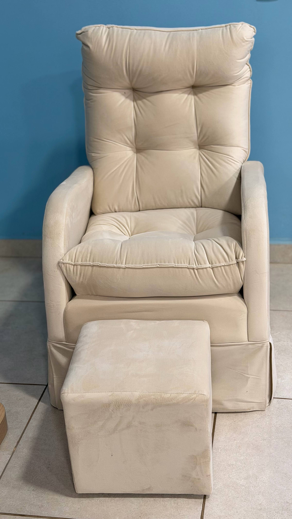 [971.7] Poltrona Virginia C/ Puff Simples - cor404 Veludo Bege 971.7 Gariane